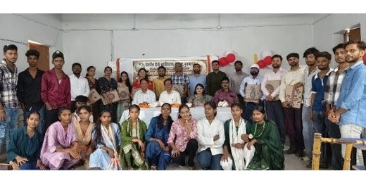 राजकीय डिग्री कॉलेज गायघाट में गुरुजनों का सम्मान, पोस्टर व स्लोगन प्रतियोगिता के विजेता पुरस्कृत